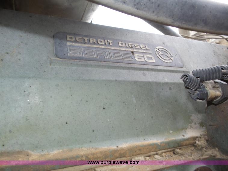 image for item J8849 1992 Freightliner FLD semi truck