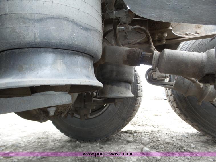 image for item J8849 1992 Freightliner FLD semi truck