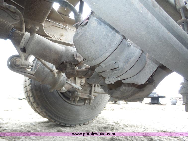 image for item J8849 1992 Freightliner FLD semi truck