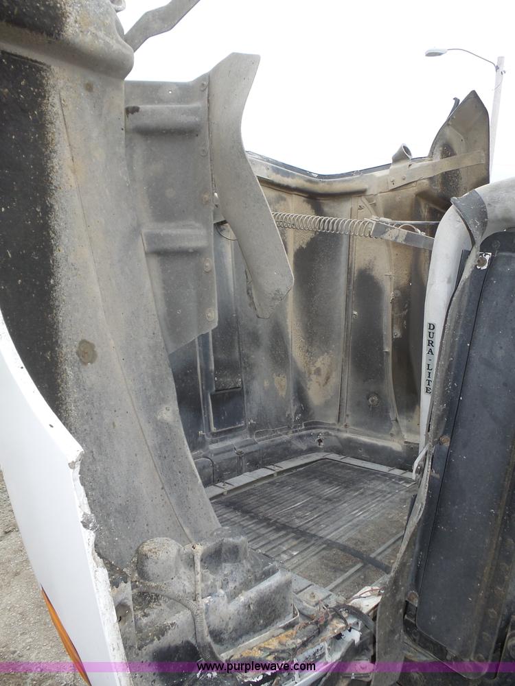 image for item J8850 1996 Freightliner FLD semi truck