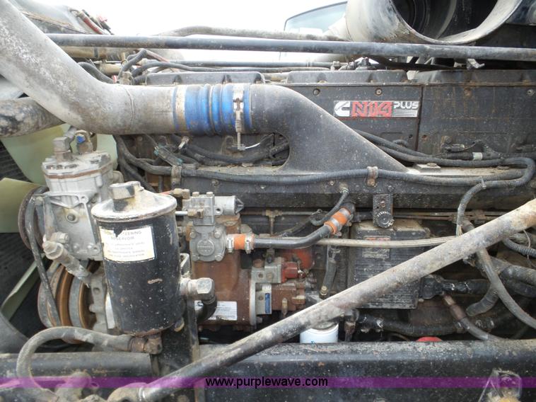 image for item J8850 1996 Freightliner FLD semi truck