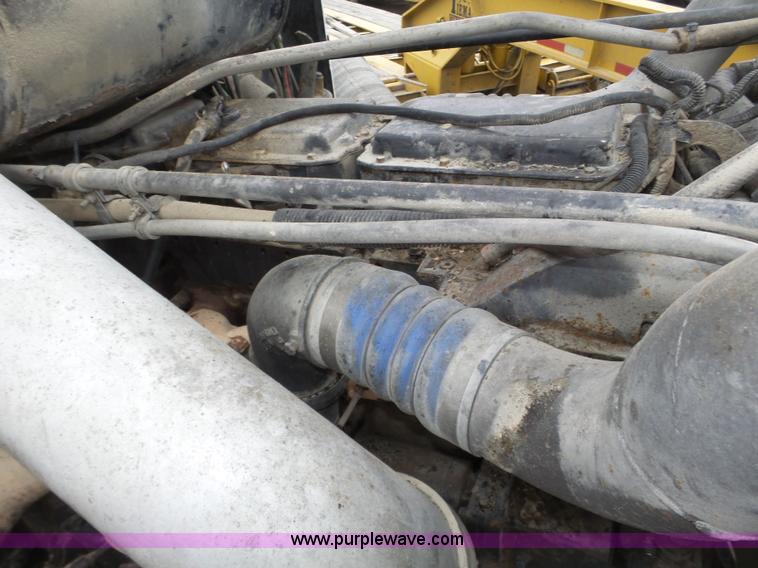 image for item J8850 1996 Freightliner FLD semi truck