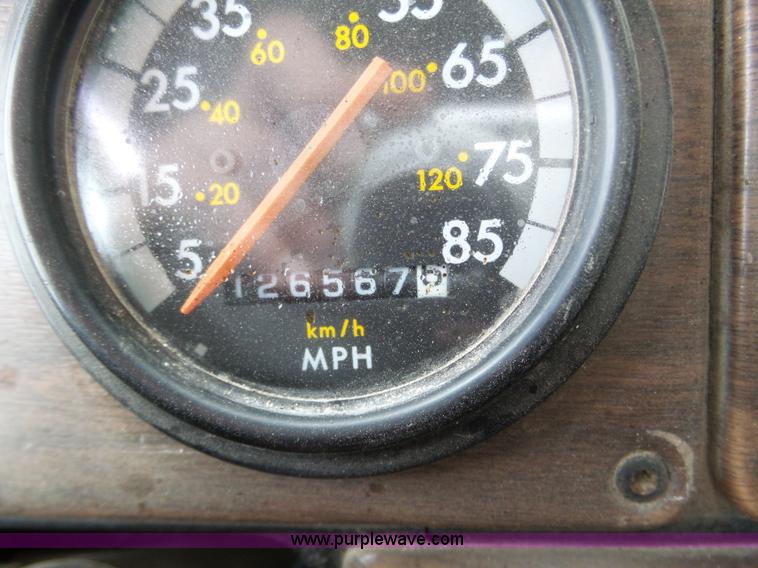 image for item J8850 1996 Freightliner FLD semi truck