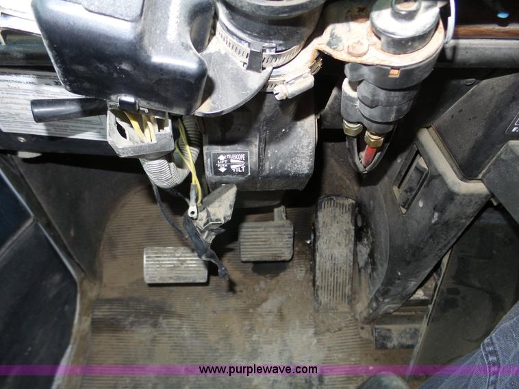 image for item J8850 1996 Freightliner FLD semi truck