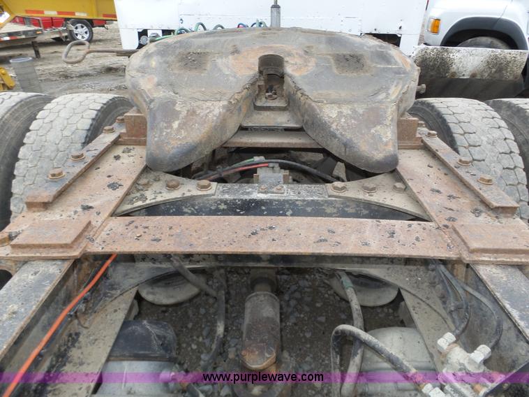 image for item J8850 1996 Freightliner FLD semi truck