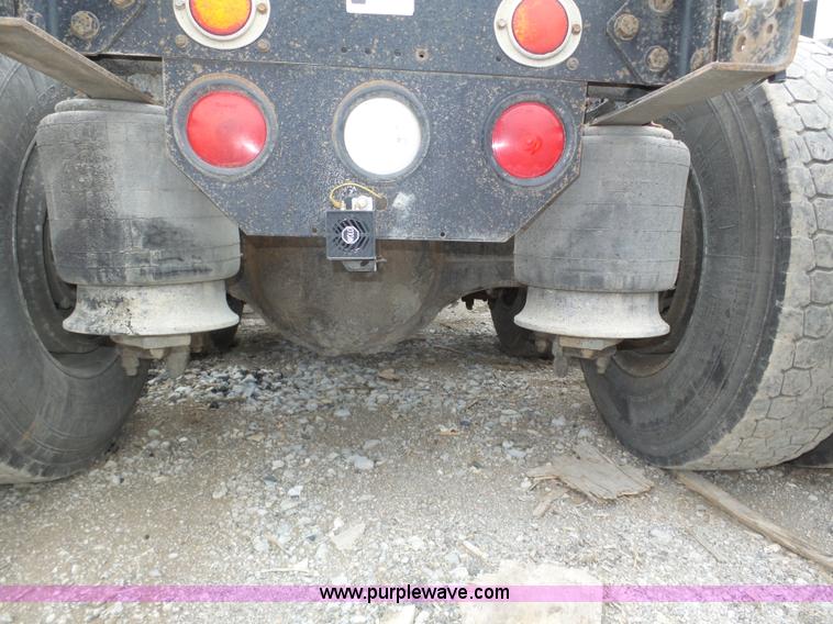 image for item J8850 1996 Freightliner FLD semi truck