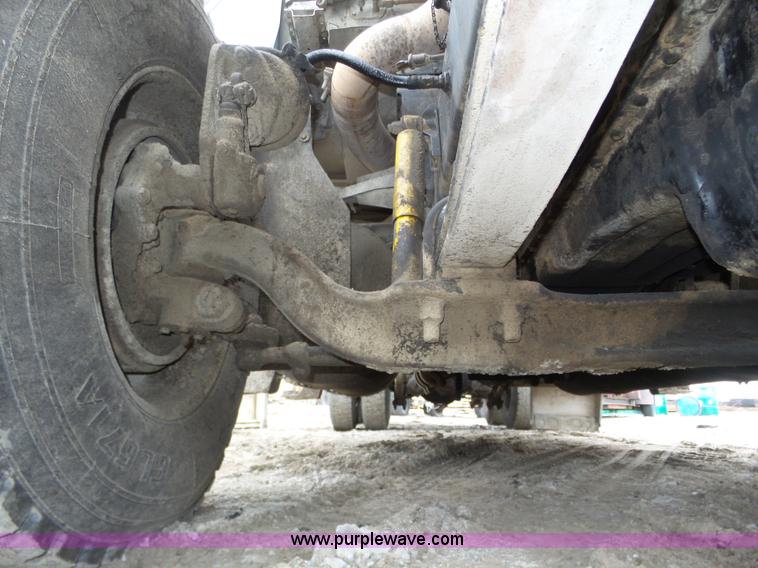 image for item J8850 1996 Freightliner FLD semi truck