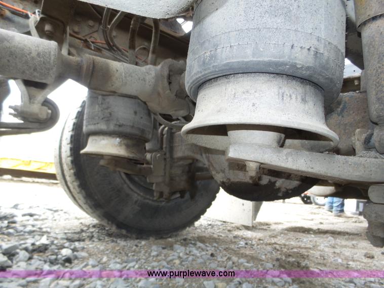 image for item J8850 1996 Freightliner FLD semi truck