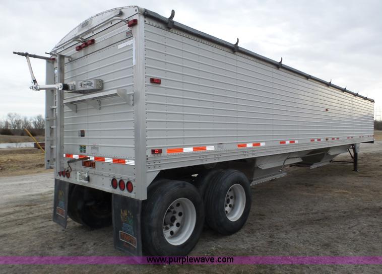 image for item J8912 2010 Timpte Super Hopper double hopper grain trailer