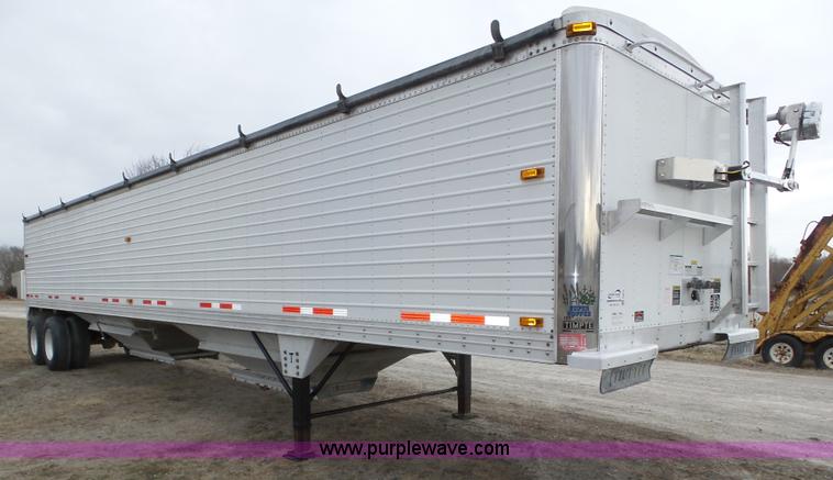 image for item J8912 2010 Timpte Super Hopper double hopper grain trailer