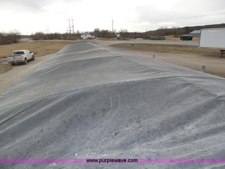 image for item J8912 2010 Timpte Super Hopper double hopper grain trailer