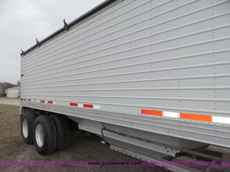 image for item J8912 2010 Timpte Super Hopper double hopper grain trailer