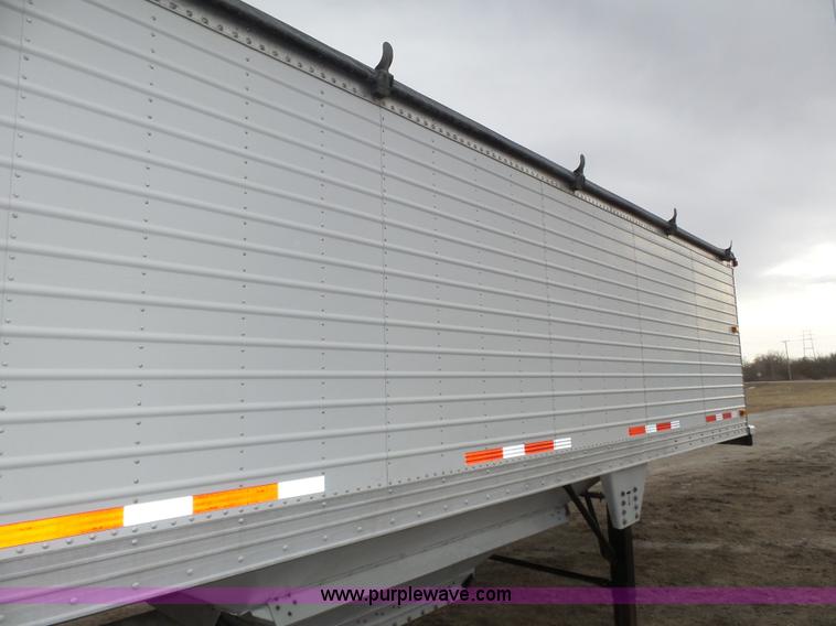 image for item J8912 2010 Timpte Super Hopper double hopper grain trailer