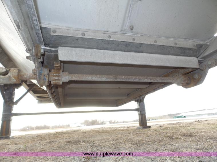 image for item J8912 2010 Timpte Super Hopper double hopper grain trailer