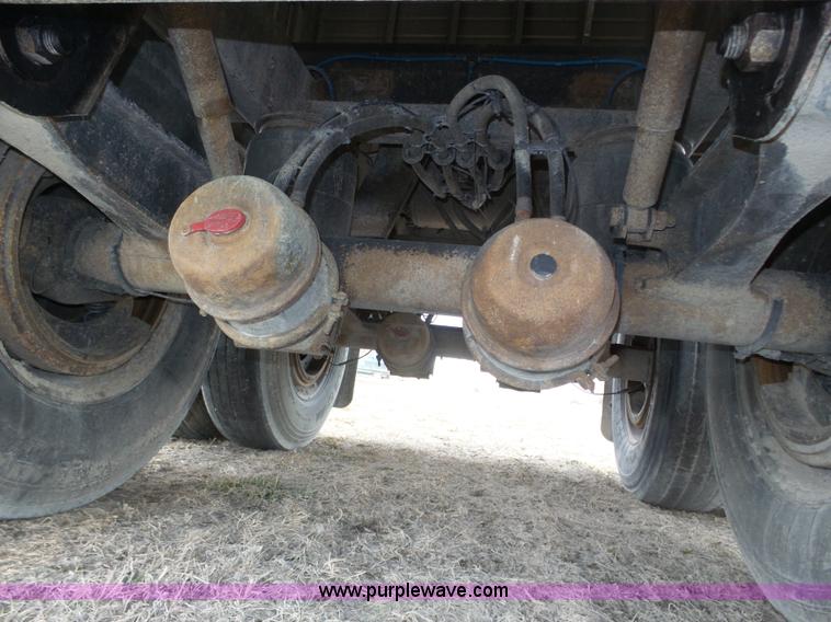 image for item J8912 2010 Timpte Super Hopper double hopper grain trailer