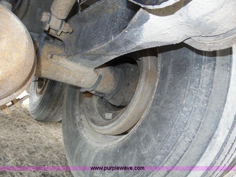 image for item J8912 2010 Timpte Super Hopper double hopper grain trailer