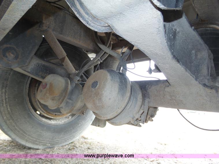 image for item J8912 2010 Timpte Super Hopper double hopper grain trailer