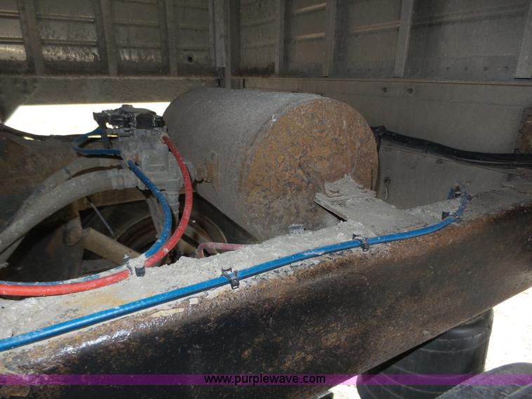 image for item J8912 2010 Timpte Super Hopper double hopper grain trailer