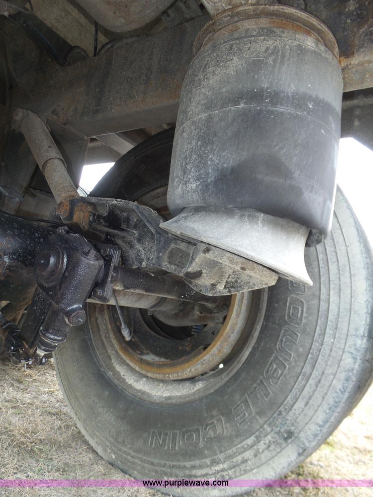 image for item J8912 2010 Timpte Super Hopper double hopper grain trailer