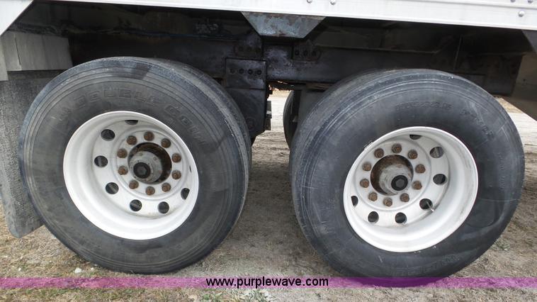 image for item J8912 2010 Timpte Super Hopper double hopper grain trailer