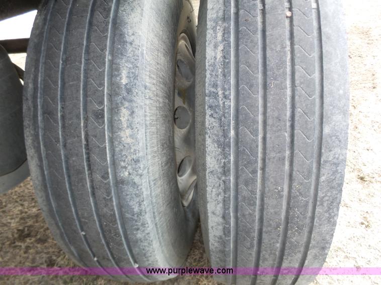 image for item J8912 2010 Timpte Super Hopper double hopper grain trailer