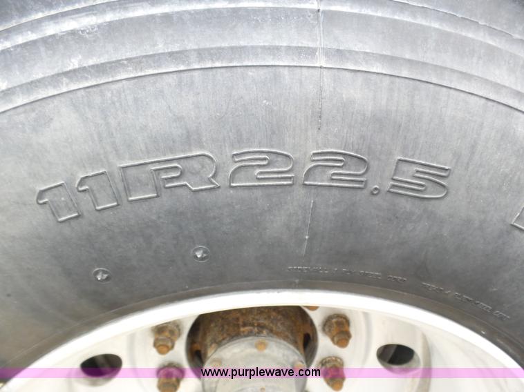 image for item J8912 2010 Timpte Super Hopper double hopper grain trailer