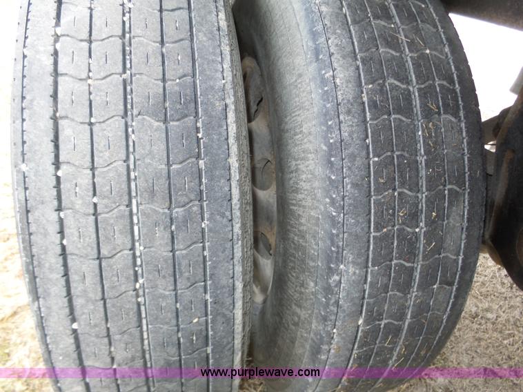 image for item J8912 2010 Timpte Super Hopper double hopper grain trailer