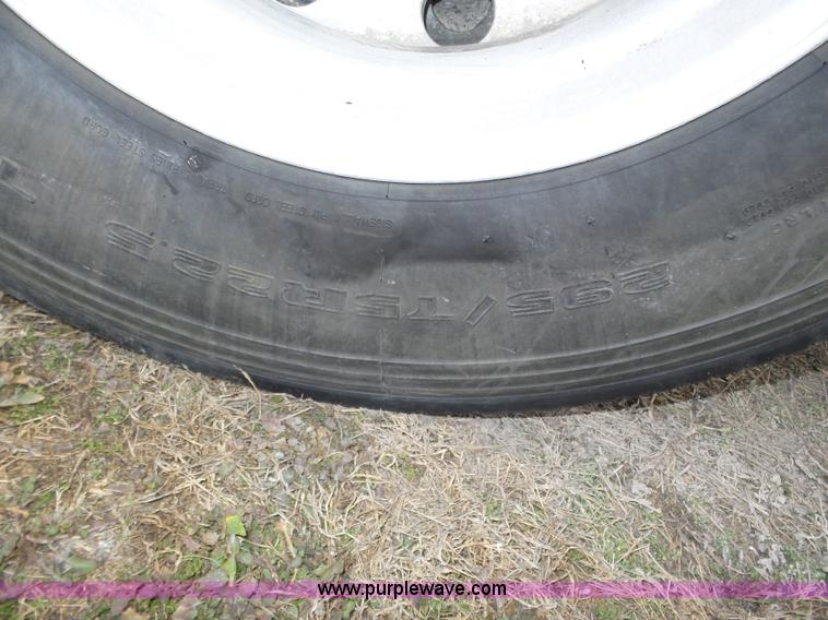 image for item J8912 2010 Timpte Super Hopper double hopper grain trailer