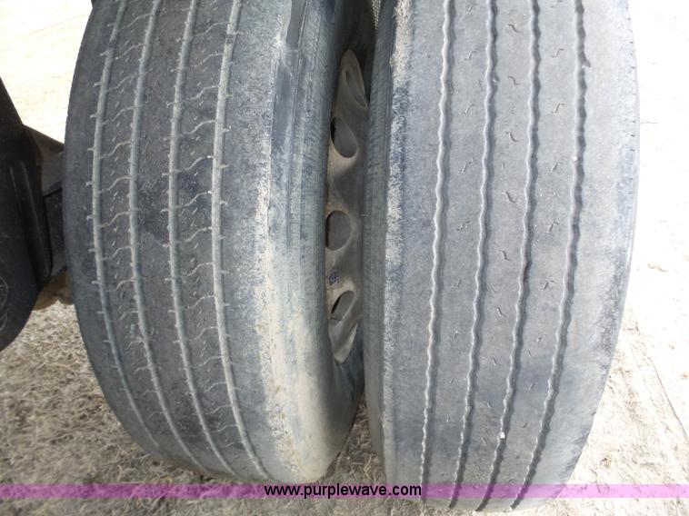 image for item J8912 2010 Timpte Super Hopper double hopper grain trailer