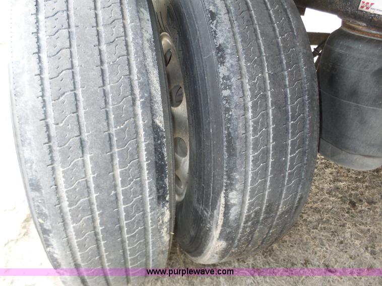 image for item J8912 2010 Timpte Super Hopper double hopper grain trailer