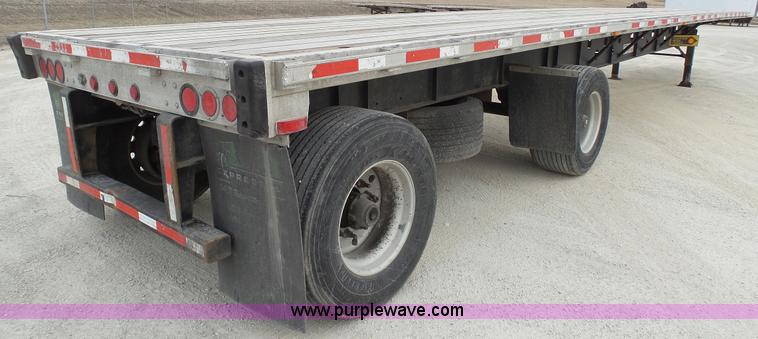 image for item K5010 2007 Transcraft Eagle II flatbed trailer