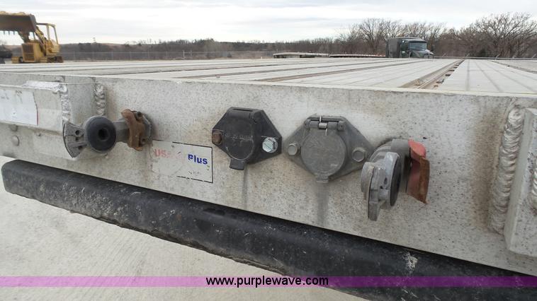 image for item K5010 2007 Transcraft Eagle II flatbed trailer