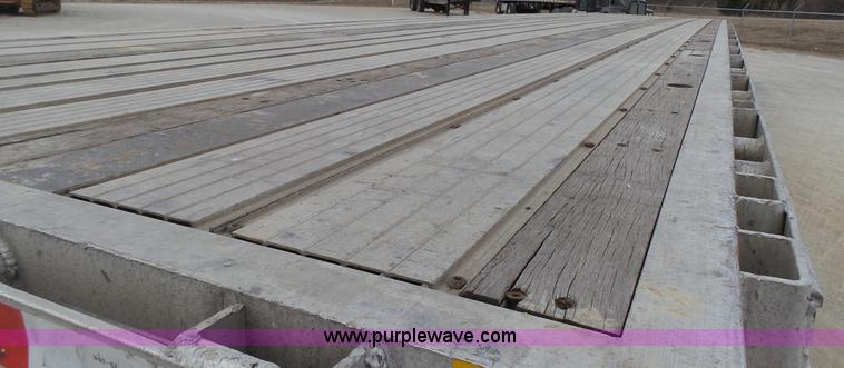 image for item K5010 2007 Transcraft Eagle II flatbed trailer