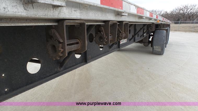 image for item K5010 2007 Transcraft Eagle II flatbed trailer