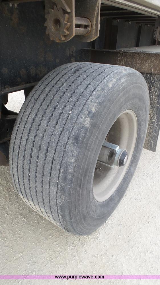 image for item K5010 2007 Transcraft Eagle II flatbed trailer