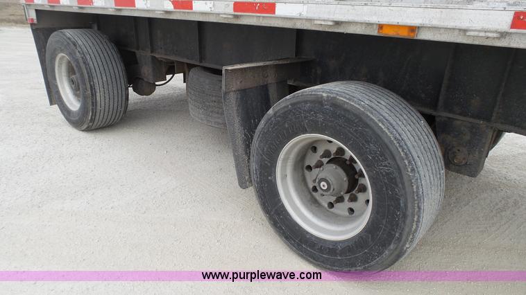 image for item K5010 2007 Transcraft Eagle II flatbed trailer