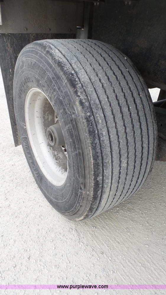 image for item K5010 2007 Transcraft Eagle II flatbed trailer