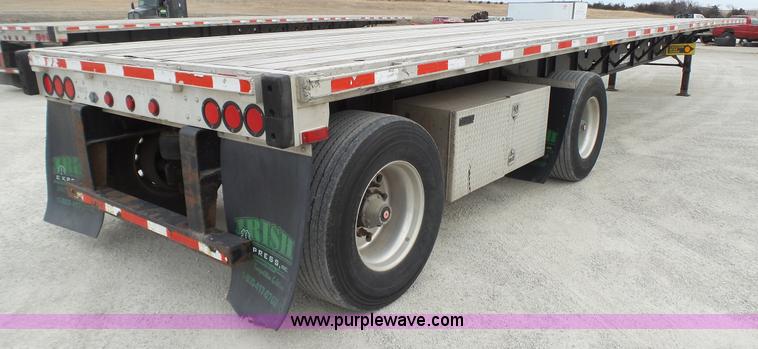 image for item K5011 2007 Transcraft Eagle II flatbed trailer