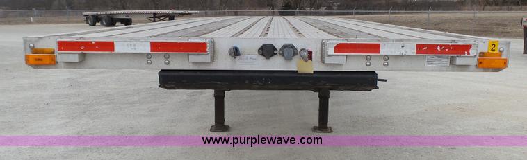 image for item K5011 2007 Transcraft Eagle II flatbed trailer