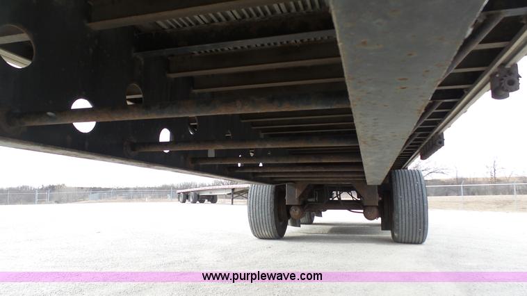 image for item K5011 2007 Transcraft Eagle II flatbed trailer