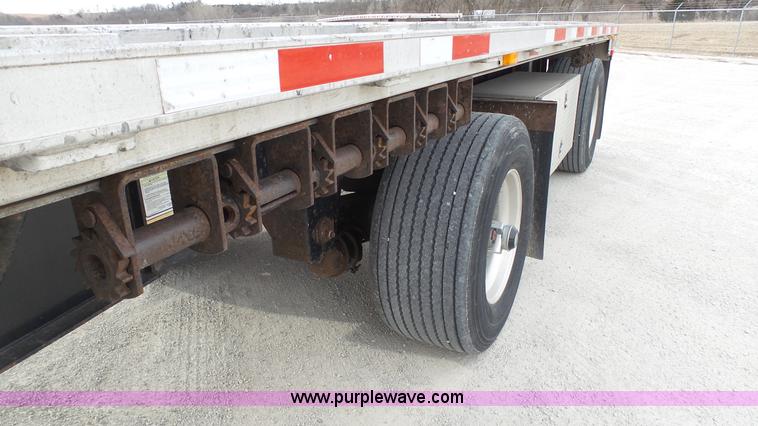 image for item K5011 2007 Transcraft Eagle II flatbed trailer