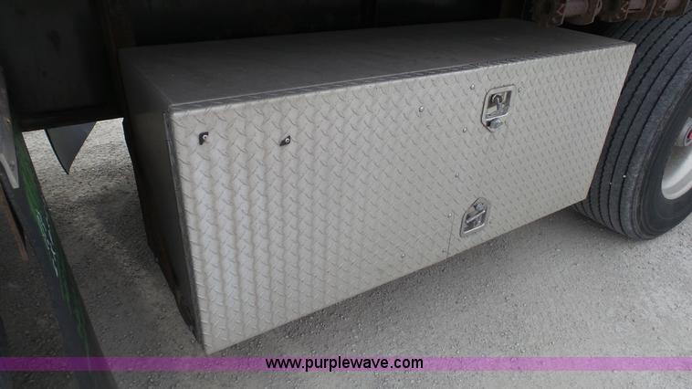 image for item K5011 2007 Transcraft Eagle II flatbed trailer