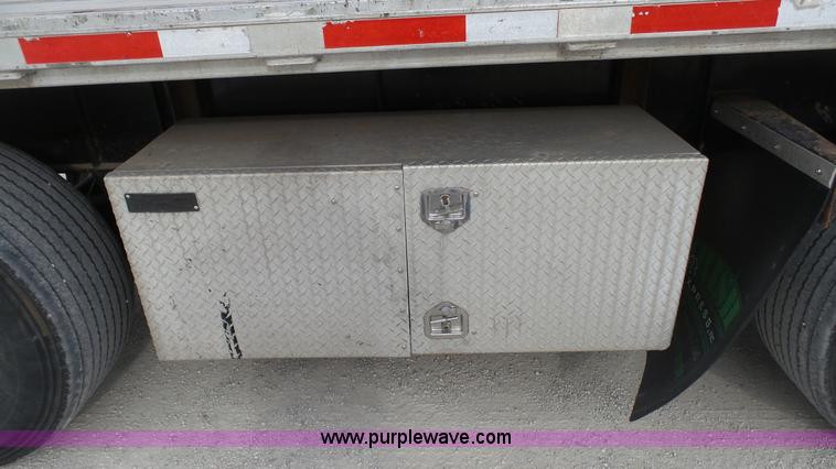 image for item K5011 2007 Transcraft Eagle II flatbed trailer