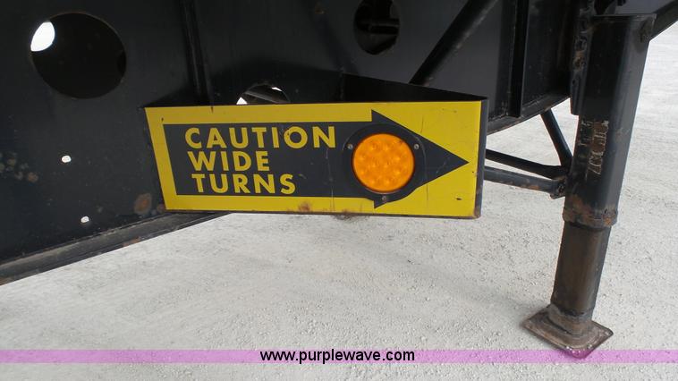 image for item K5011 2007 Transcraft Eagle II flatbed trailer