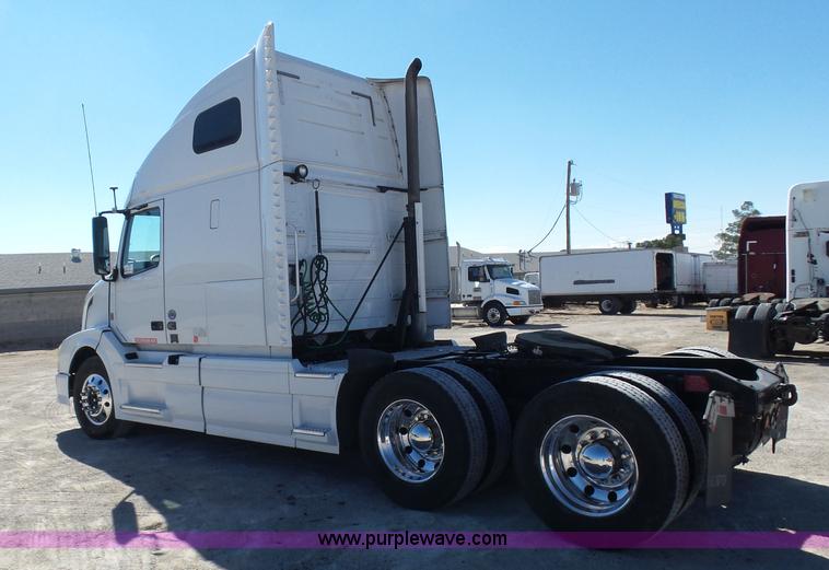 image for item K5759 2012 Volvo VNL semi truck