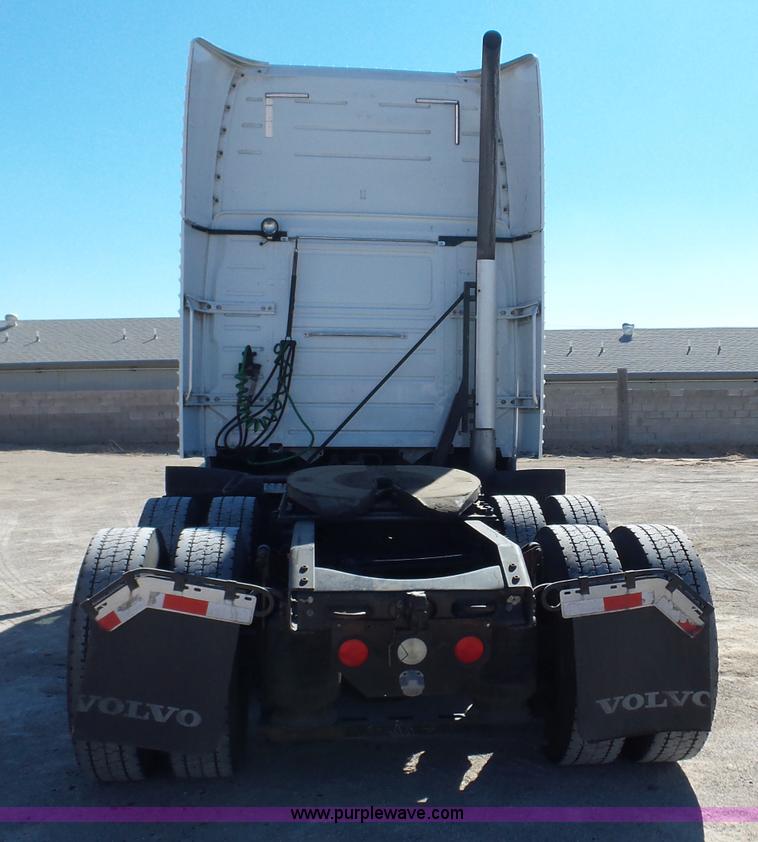 image for item K5759 2012 Volvo VNL semi truck