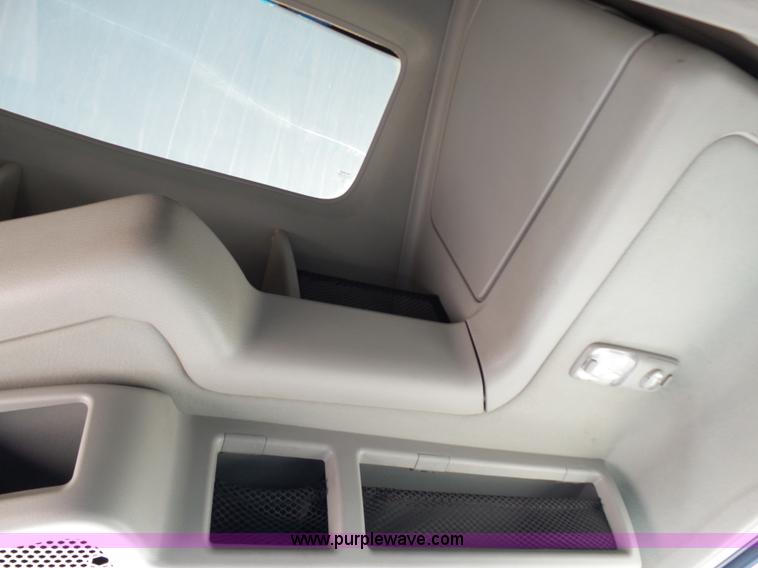 image for item K5759 2012 Volvo VNL semi truck