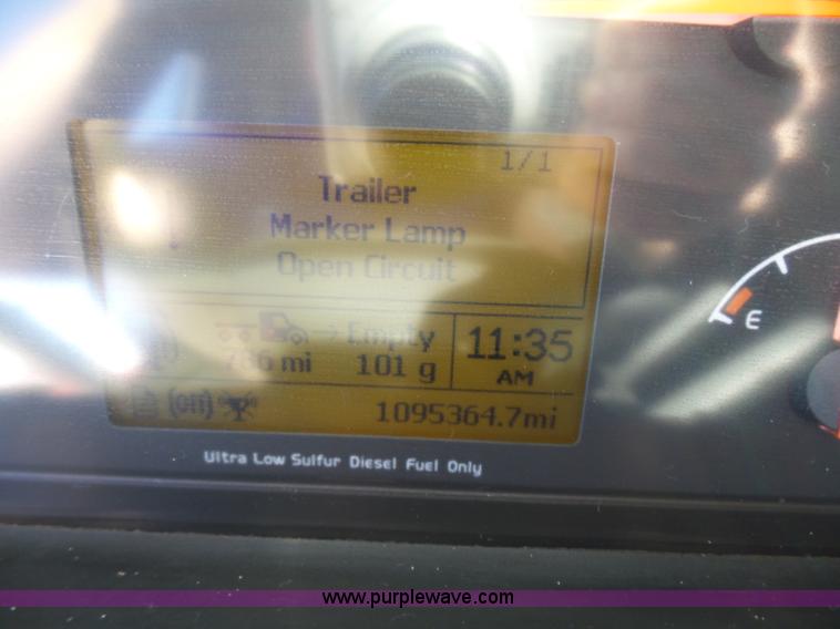 image for item K5759 2012 Volvo VNL semi truck