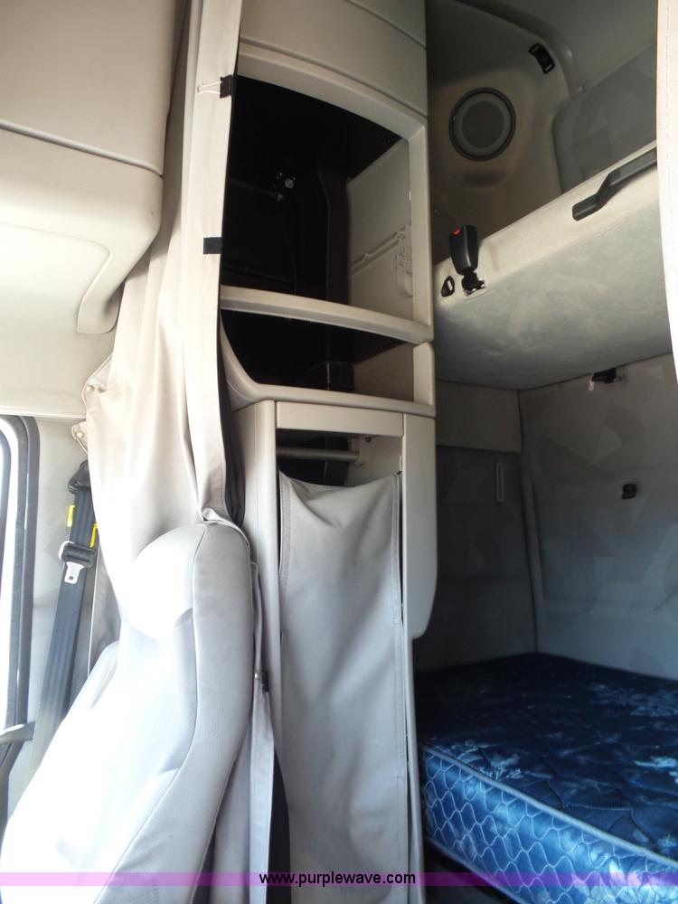 image for item K5759 2012 Volvo VNL semi truck