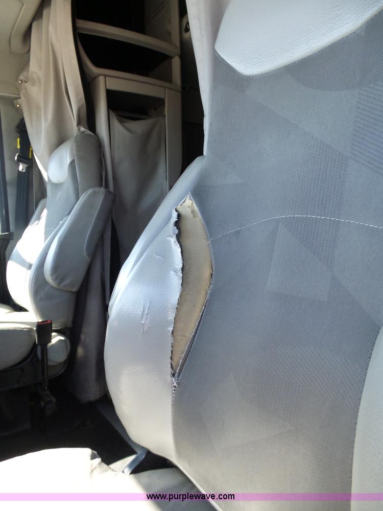 image for item K5759 2012 Volvo VNL semi truck